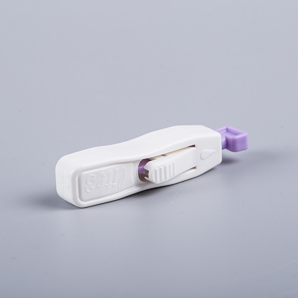 21G η μίας χρήσης συσκευή 1.8mm νυστεριών αίματος ασφάλειας κουμπί ενεργοποίησε το πορτοκάλι 1.8mm